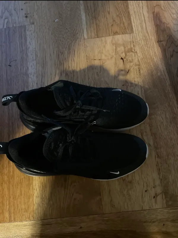 Nike Air Max 270 Shoes - Image 2
