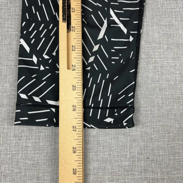 Nike‎ Pro Leggings Womens M Black Geometric Capri Compression Yoga Gym Pants - Image 7