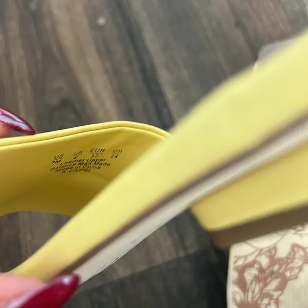FRANCO SARTO Yellow sandals - Image 4