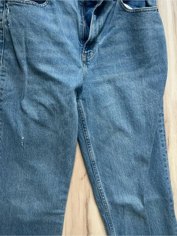 Abercrombie and Fitch jeans size 8 - Image 2