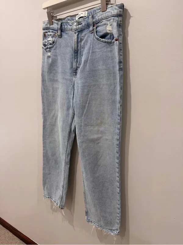 Abercrombie & Fitch Sz 29/8R Ankle Straight Ultra High Rise Light Wash - Image 4