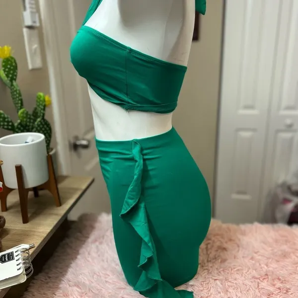 Green Halter Two Piece Set XS | Bandeau Top & Ruffle Skirt Matching Set - Image 2