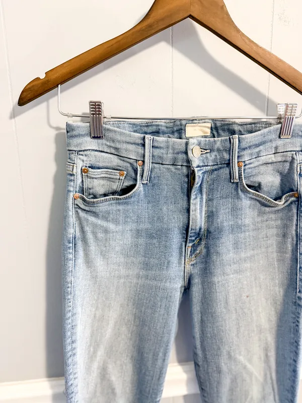 Mother Denim The Looker Two Step Ankle Fray Skinny Jeans in Kiss and Make Up - Image 7