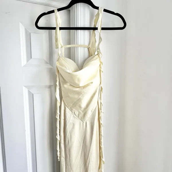 Nana Jacqueline Caroline Dress in Butter Yellow sz Medium - Image 4