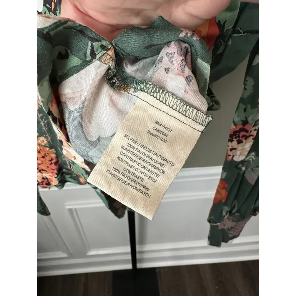 Anthropologie Tiny Scoop-Neck Raglan Green Floral Long Sleeve Top NWT Small - Image 4