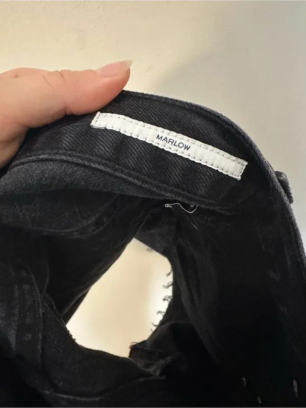 NWOT Citizens of Humanity Marlow distressed denim shorts black 25 - Image 5