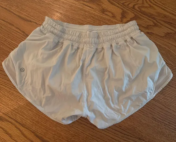 White Lululemon Hotty Hot 2.5" White - Image 2