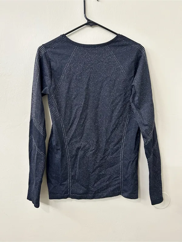 Athleta Black Silver Metallic Base Layer Glitter Flurry Sparkle Top Sz M - Image 5