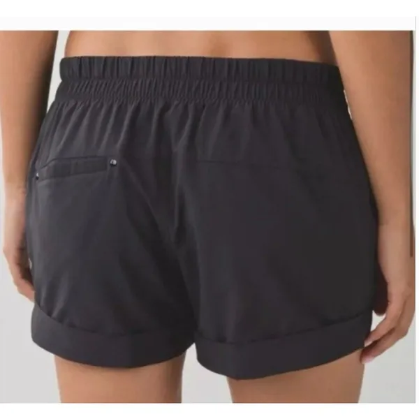 Lululemon Spring Break Away Short II Black Womens Size 4 Running Athleisure - Image 3