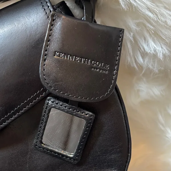 Kenneth Cole New York Sleek Black Leather Shoulder Bag - Image 2
