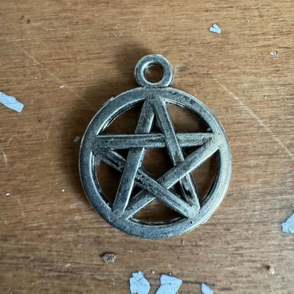 Vintage Silver Witchy Pentagram Pendant Charm - Image 2