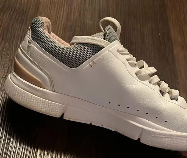 On Cloud Running Shoes - Image 4