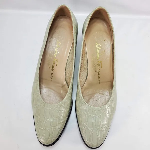 Salvatore Ferragamo Wedge‎ Pumps Sz 7.5 B Sage Green Croc Embossed Leather Italy - Image 5