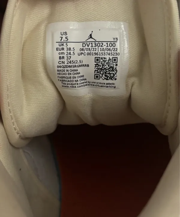 Nike Air Jordan 1 - Image 4