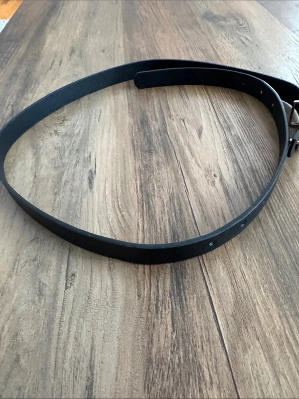 Black Women's Belt with Gold Triple-Ring Buckle - Image 2