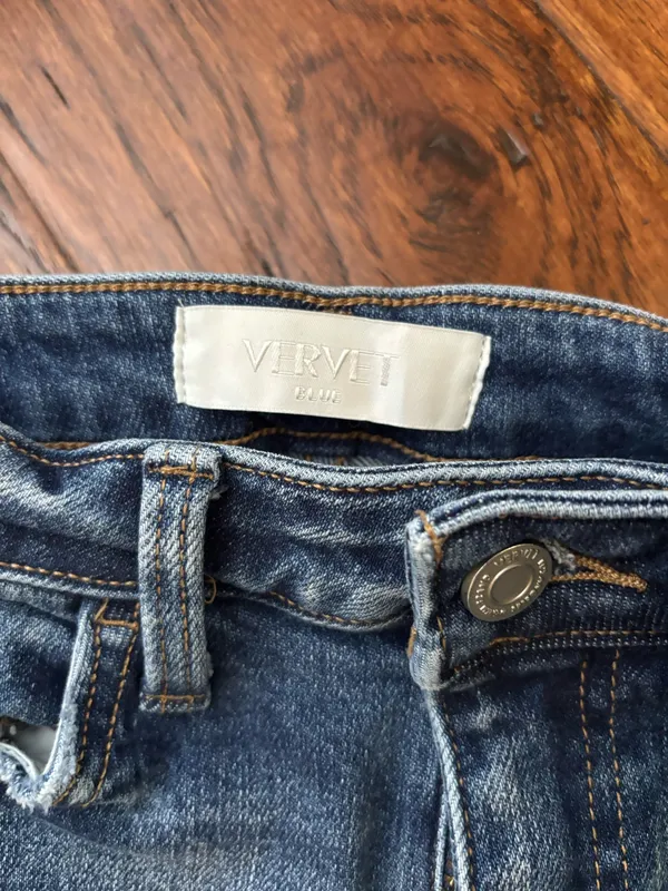 Vervet Jeans Distressed - Image 2