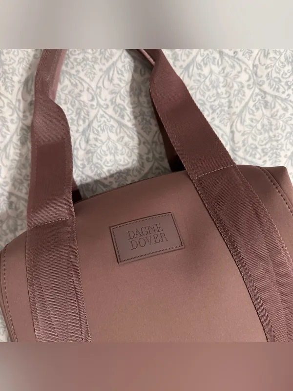 Dagne Dover Landon Neoprene Carryall Bag Dune Mauve - Image 5