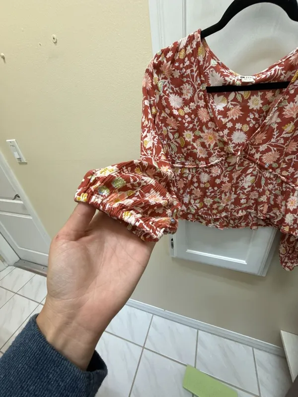 Billabong Time Goes By Cropped Peplum Long Sleeve Floral Top - Image 3