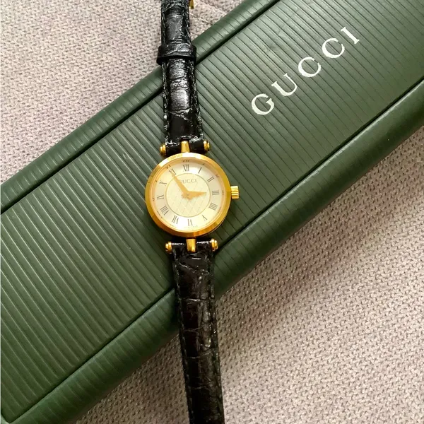 Ladies GUCCI SHELLY LINE watch 🔥🔥🔥 - Image 2