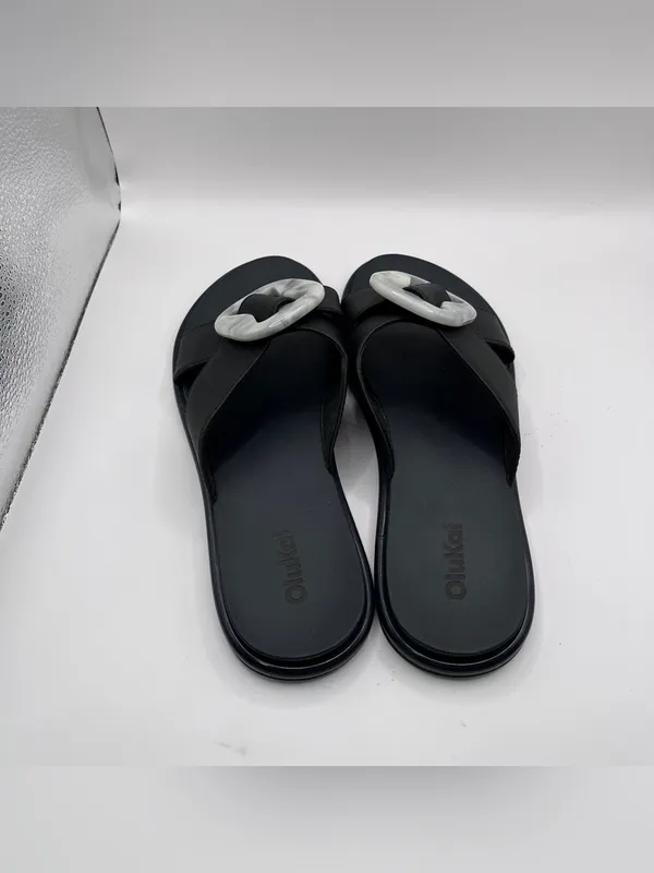 OluKai La'i Slide Sandal lava rock size 8 flip flop black sandal women’s - Image 7