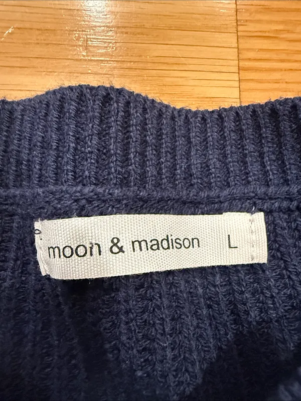 Moon & Madison striped sweater vest size large . - Image 3
