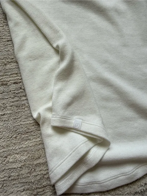 Lululemon Athletica White Ribbed Tank (Size 6) - Image 4