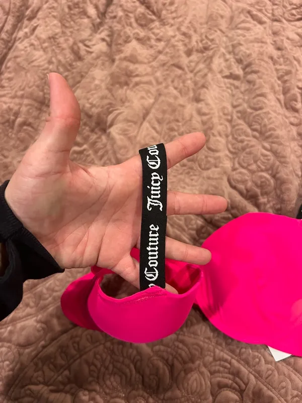Juicy Couture Hot Pink Padded Bra with Branded Black & White Straps - Image 4