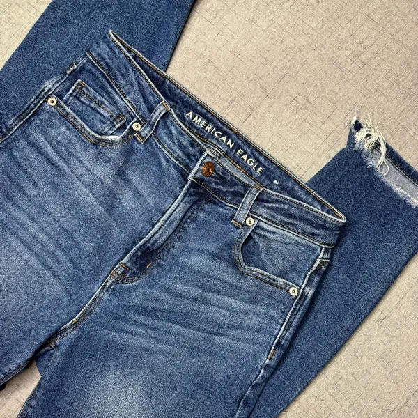 American Eagle High Rise Mom Jeans Distressed Stretch Blue Size 4 - Image 6