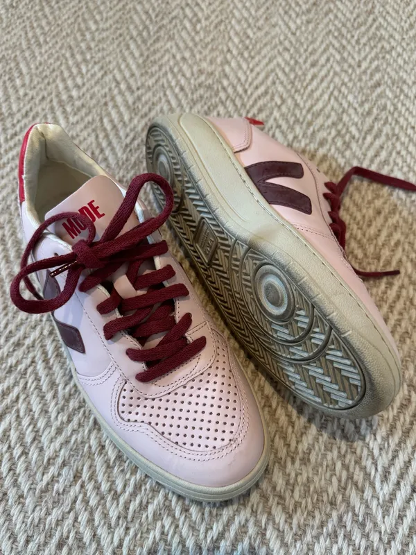 Veja Pink Modetrotter V10 Leather Lady First Low-Top Sneakers | Size 7 - Image 7