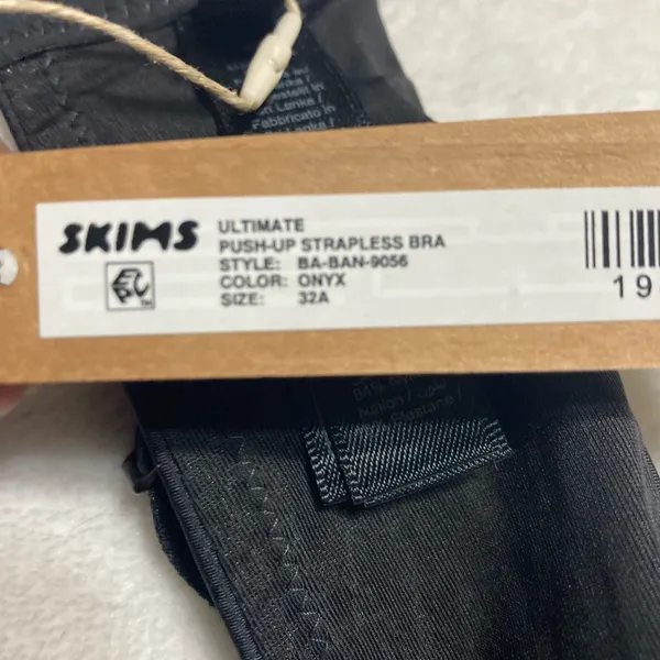 SKIMS Strapless Ultimate Push-Up 32A - Image 5