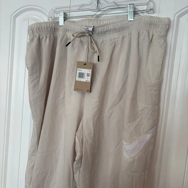 Nike‎ Tan Loose Fit Mid Rise Windbreaker Crops Size 1X - Image 4