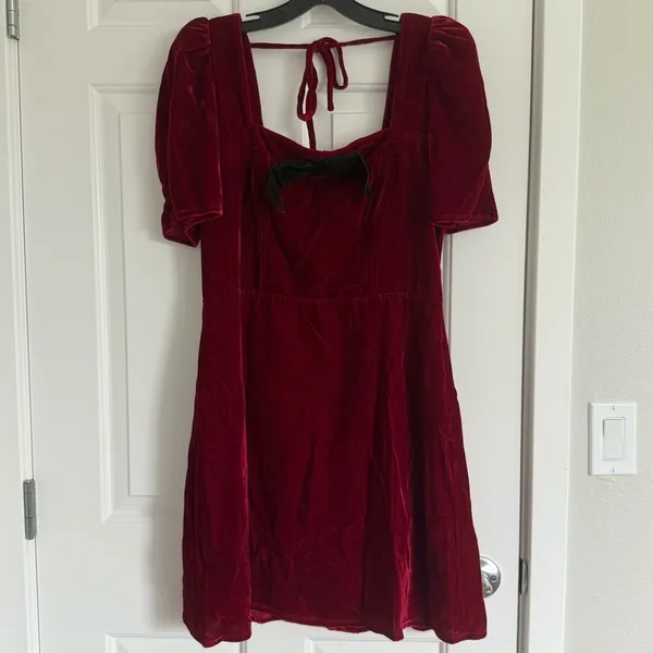 WAYF Scarlet Velvet Puff Sleeve Mini Dress M NWT Holiday Party Red‎ - Image 3