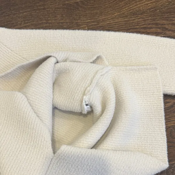 Abercrombie & Fitch Cream Knit Sweater - Image 5