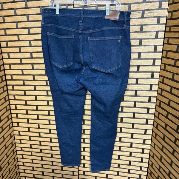 Madewell 9” High Rise Skinny Jeans‎ Size 32 Petite - Image 2