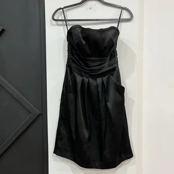 David’s Bridal Formal Bridesmaid Strapless Black Satin Dress Size 4 Pockets - Image 3
