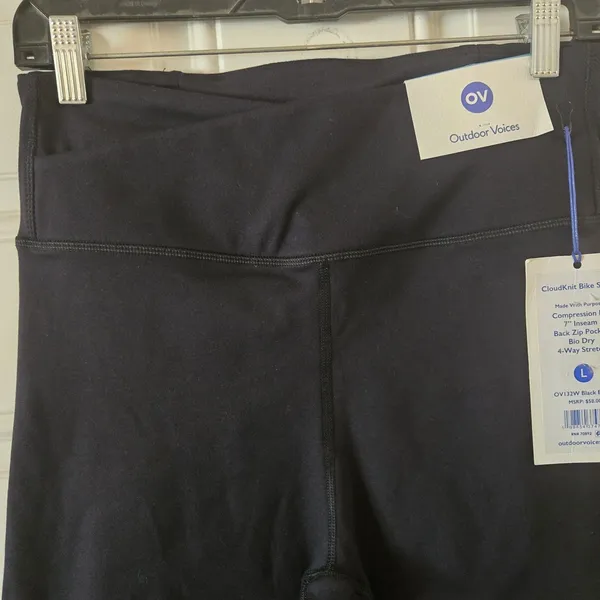 Outdoor Voices CloudKnit Bike Shorts Womens L Black 7" Inseam NWT Cross Waist - Image 4