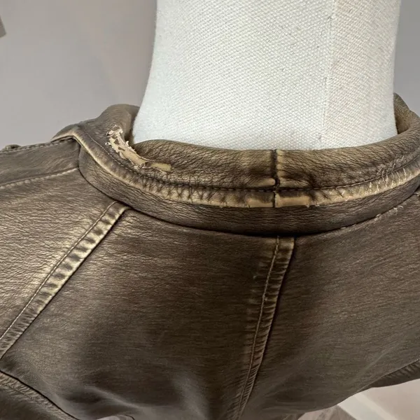 V Cristina Faux Leather‎ Bronze Gold Jacket Medium - Image 6