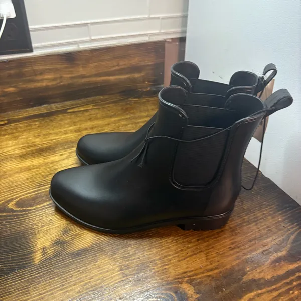 A New‎ Day Black Rain Boots Size 6W - Image 2