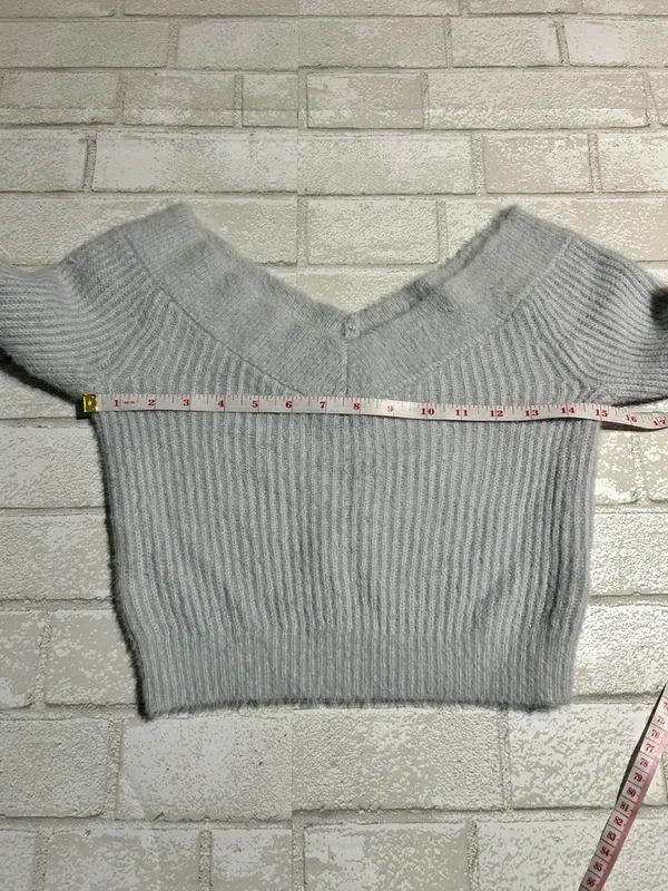 American Eagle Outfitters Off-the-Shoulder Cropped Cozy Sweater Size Small - Image 4