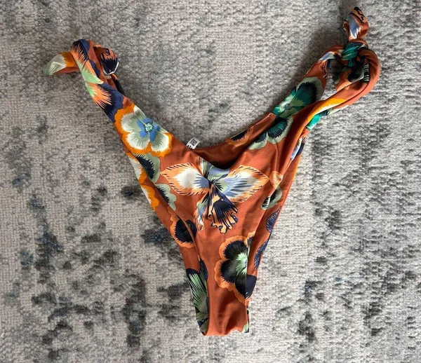 Bikini Hollister Set - Image 7