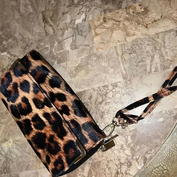 Leopard print multi pouch wallet card holder for your money going out clutch - Image 5