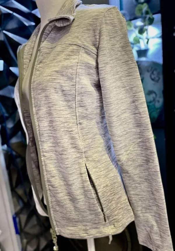 NWOT Women’s Track Jacket Size:S Grey & White Long Sleeves - Image 4