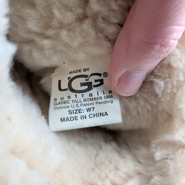 UGG Classic Tall Bomber‎ 5804 Sheepskin Lined Winter Boots Women Size 7 - Image 7
