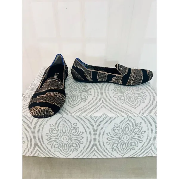 Rothy’s the almond loafer in black gold size 9 - Image 2