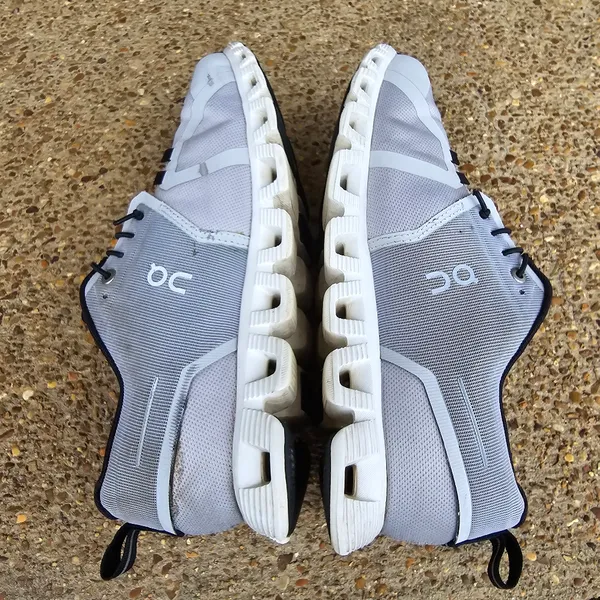 On Cloud 5 Waterproof Women Size 10 Running Shoes Gray Black Activewear Walking - Image 6