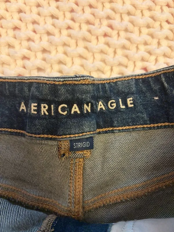 American Eagle Strigid Super High-Waisted Relaxed Denim Shorts - Image 4