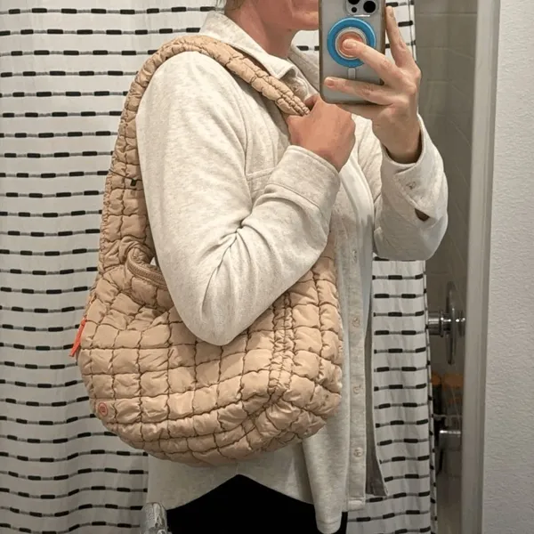 Wantable Tan Quilted Slouchy Puffer Shoulder Bag Purse - Image 9