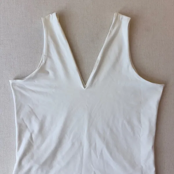 Abercrombie Soft A&F Bodysuit XL White Deep V Clean Girl Minimalist NWT - Image 4