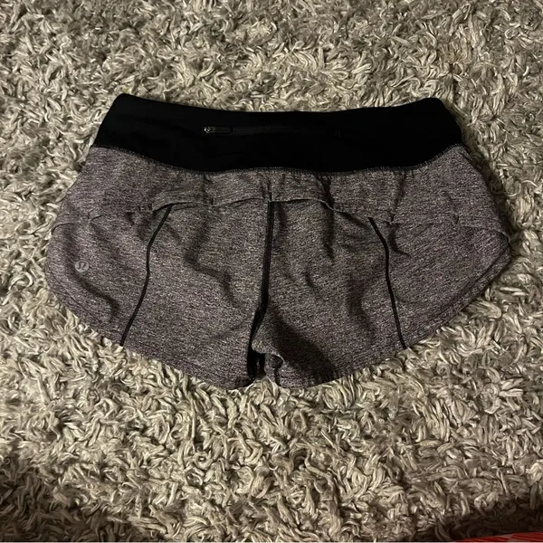 Lululemon grey speed up 2.5” shorts size 4 - Image 2