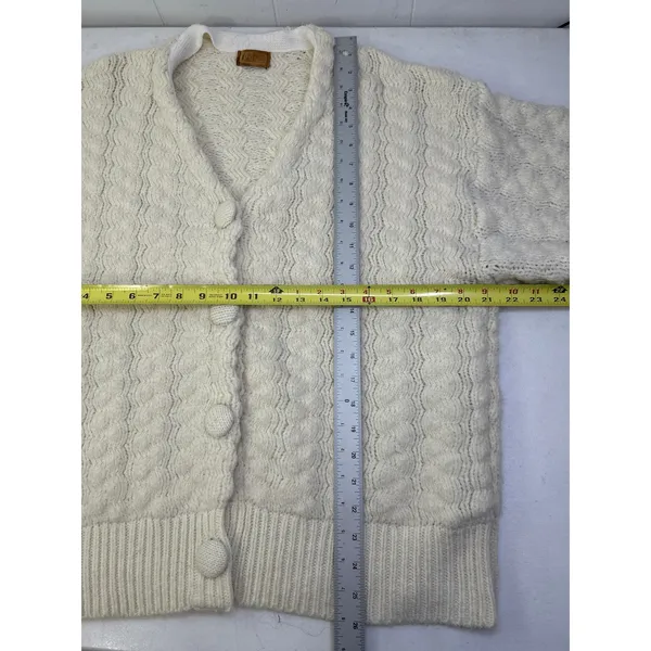 POL Chunky V-Neck Bubble Cardigan Sweater in Ivory. Size M. - Image 5